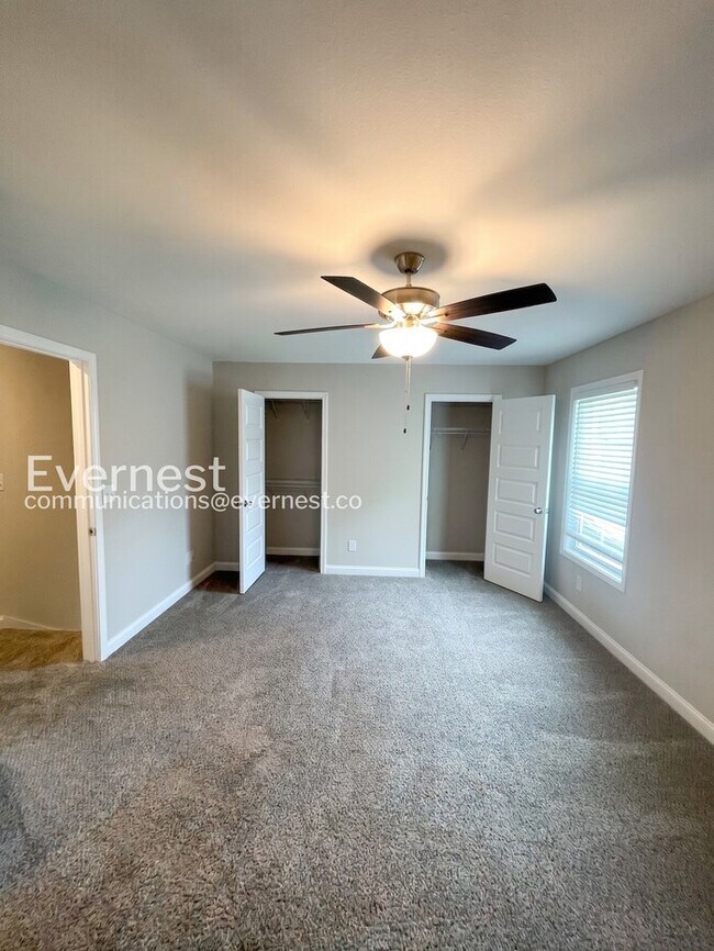 Building Photo - Limited Time Special Offer / 3 Bed/2.5 Bath Home with Garage / Pet-Friendly / Vouchers Accepted /...