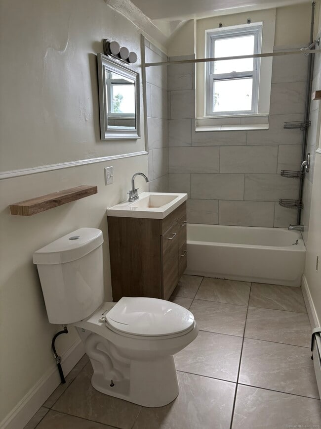 Building Photo - 65 Linsley Ave