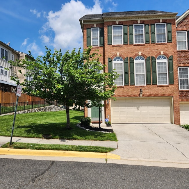 Building Photo - 8400 Chaucer House Ct