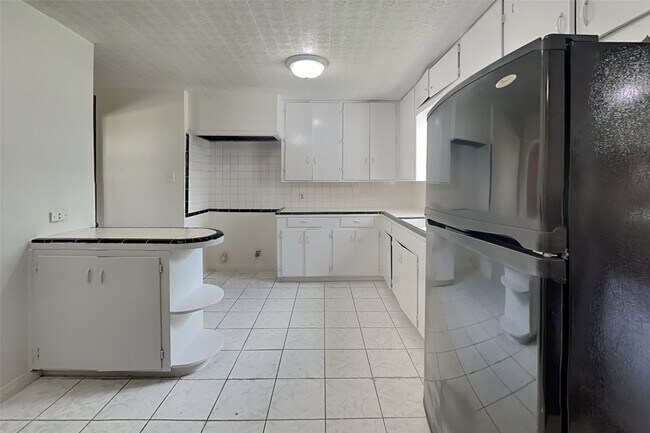 Building Photo - 7538 Vista Verde St
