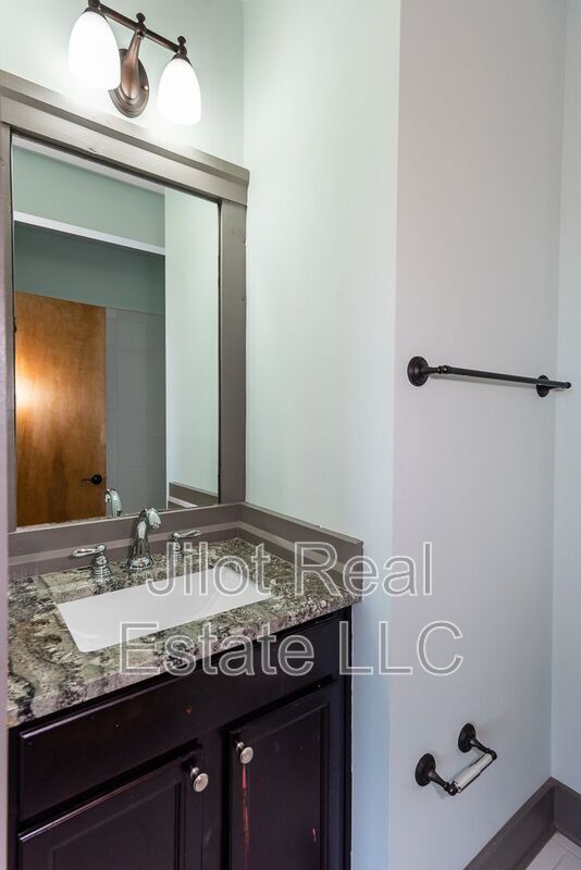 Building Photo - 1806 DeKalb Ave NE