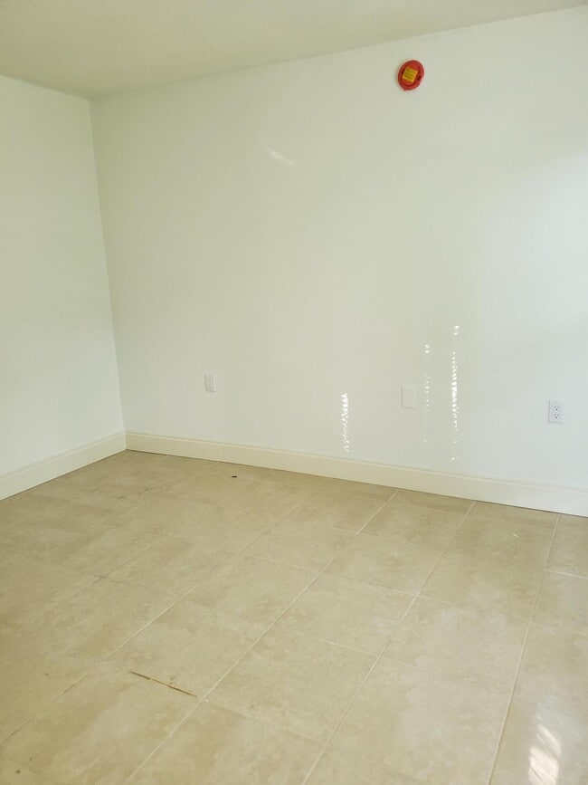 Building Photo - 4742 Hairland Dr