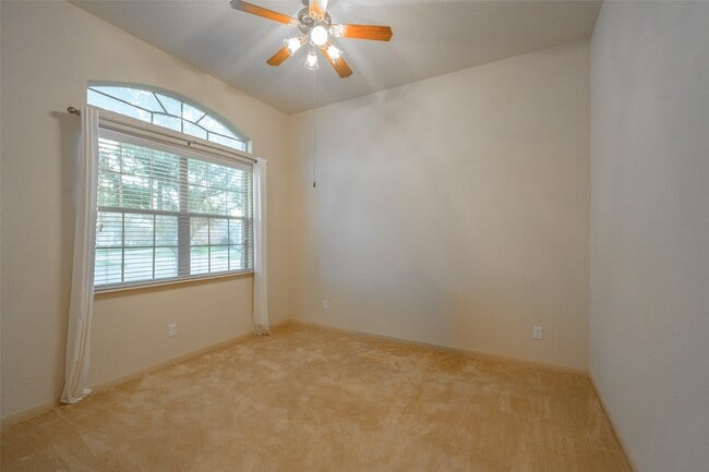 Building Photo - 12805 Shady Springs Dr