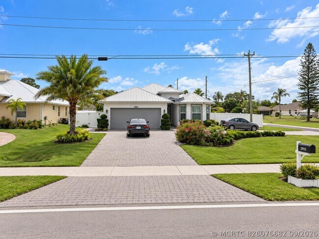 Building Photo - 2902 SW Savona Blvd