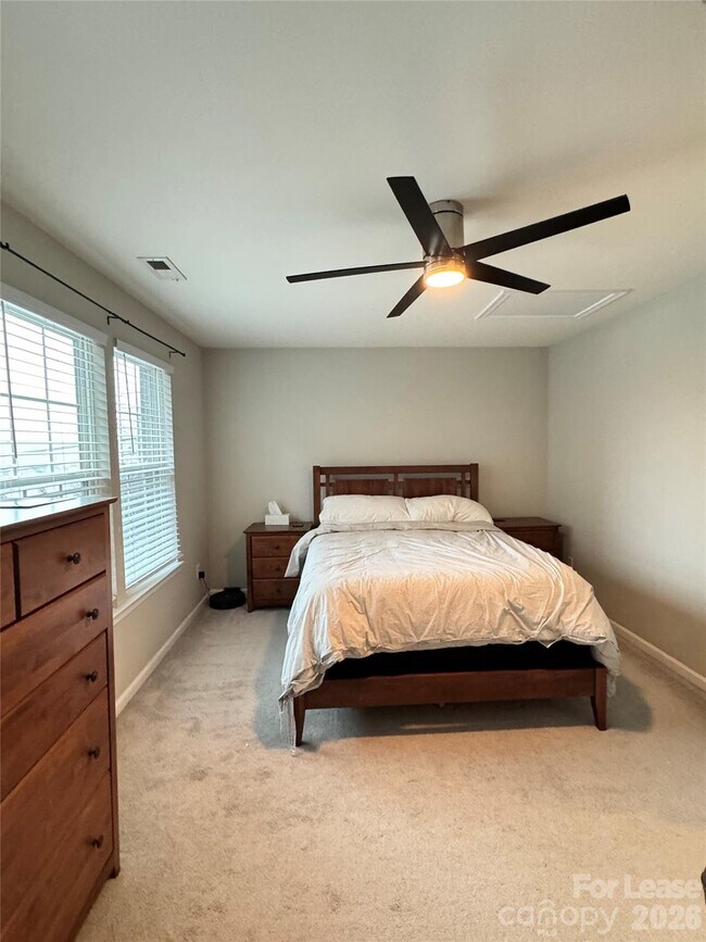 Building Photo - 280 W Bland St