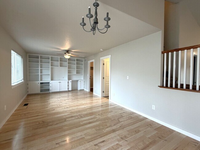 Building Photo - Perfect 4 bed 2.5 ba home in the desirable Sundance Subdiv. off McMillan & Meridian Rd.