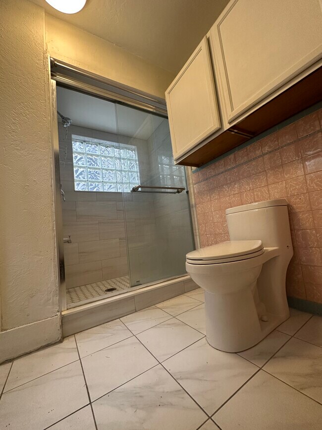 Building Photo - 917 Ellsworth St