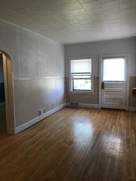 Building Photo - 529 N 4th St