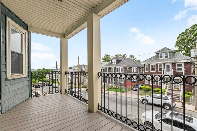 Building Photo - 35 S Munroe Terrace