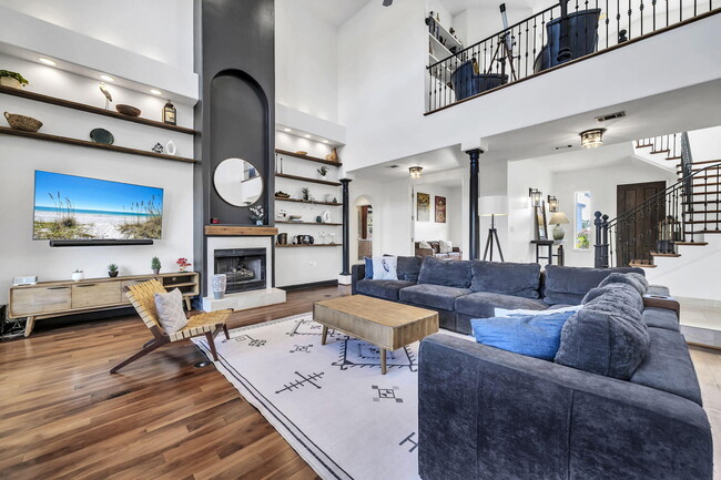 Building Photo - 1393 Sunset Beach Dr