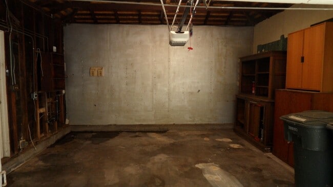 Building Photo - Old Towne Orange Single-Story 2BR, 1BA w/ ...