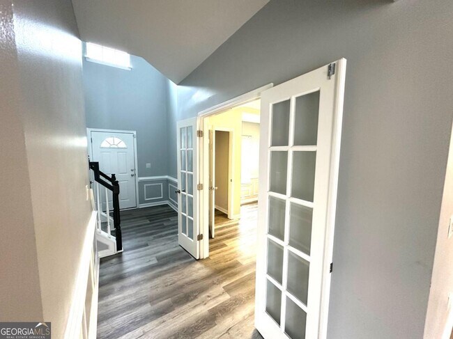 Building Photo - 5496 Village Trace