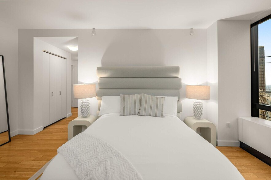 Building Photo - 1113 York Ave