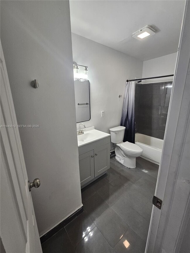 Building Photo - 5615 NW 27th Ct