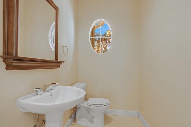 Building Photo - 9400 Briarcliff Trace