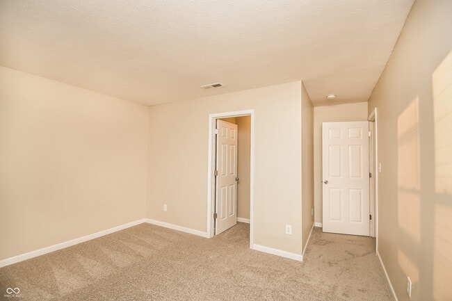 Building Photo - 10448 Bellchime Ct