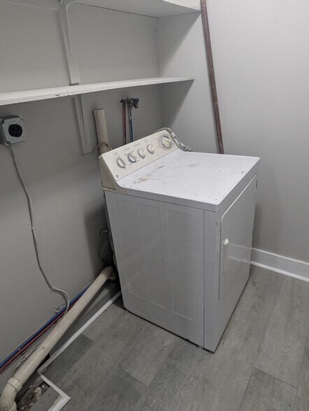 Building Photo - 135 County St