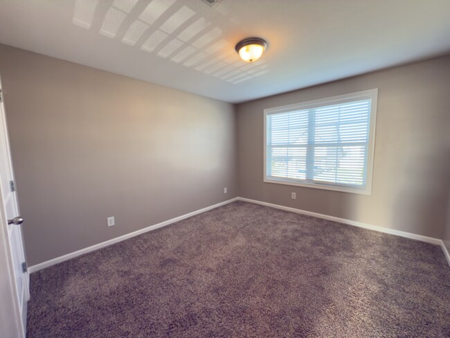Building Photo - 1325 Millet Dr