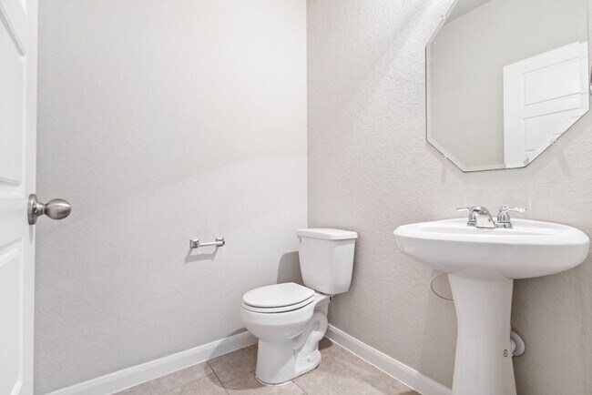 Building Photo - 4 Bedroom/2.5 Bathroom Home in the Hidden Canyons at Texas Research Park Subdivison