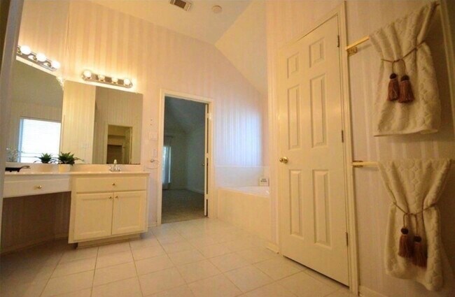 Building Photo - 4319 Greystone Way