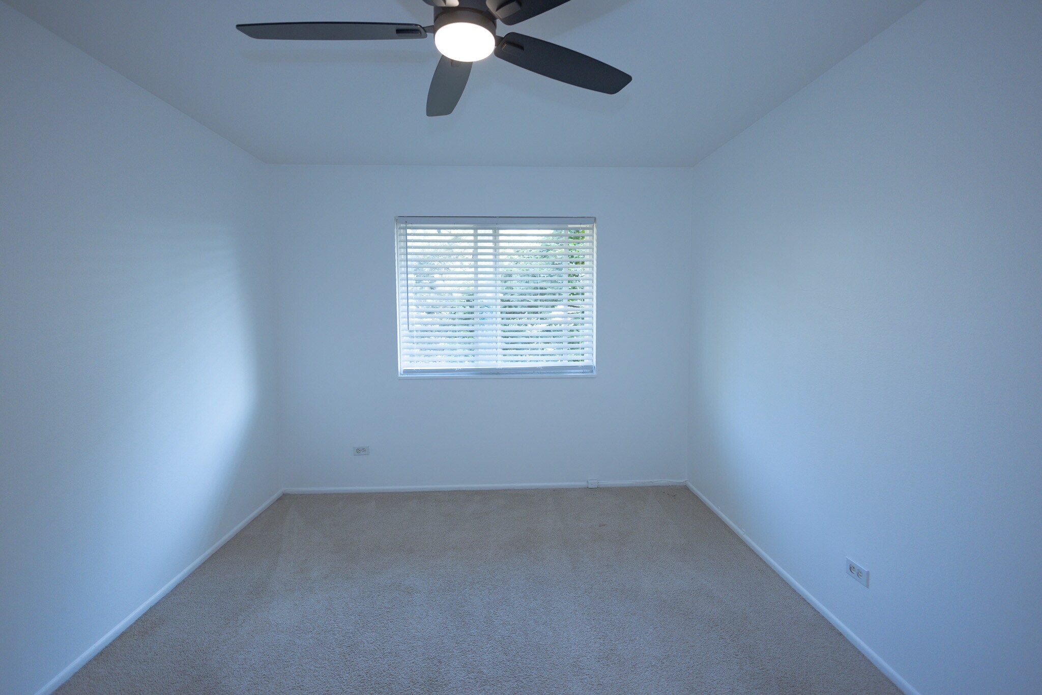 Building Photo - 930 Beau Dr