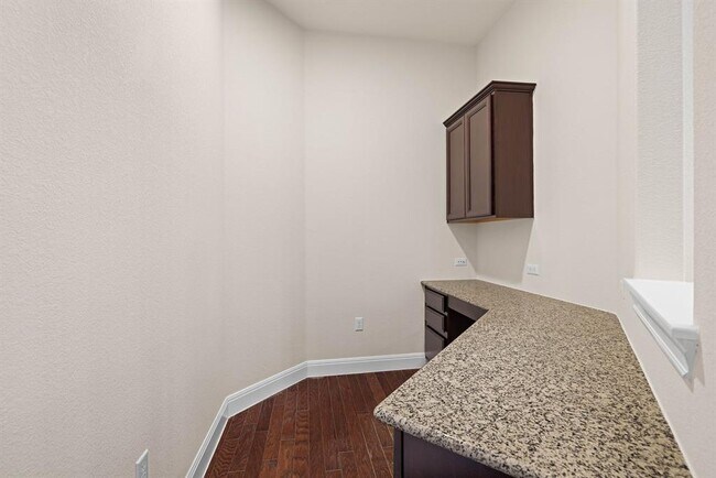 Building Photo - 15815 Axehandle Trl