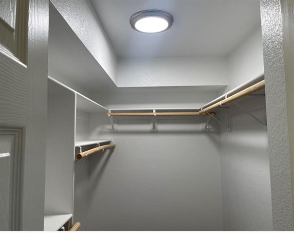 Building Photo - 7832 Royal Ln