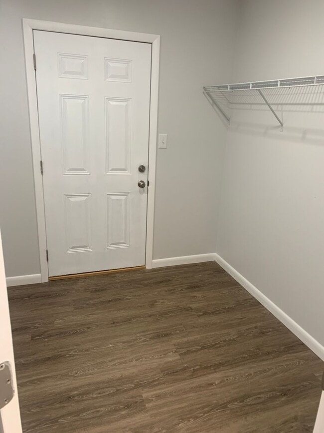 Building Photo - 966 Grayton Rd