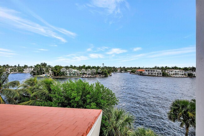 Building Photo - 20185 E Country Club Dr