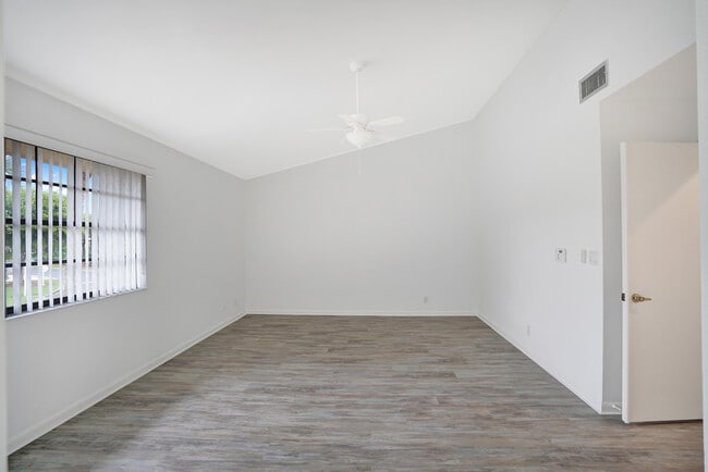 Building Photo - 7714 La Mirada Dr