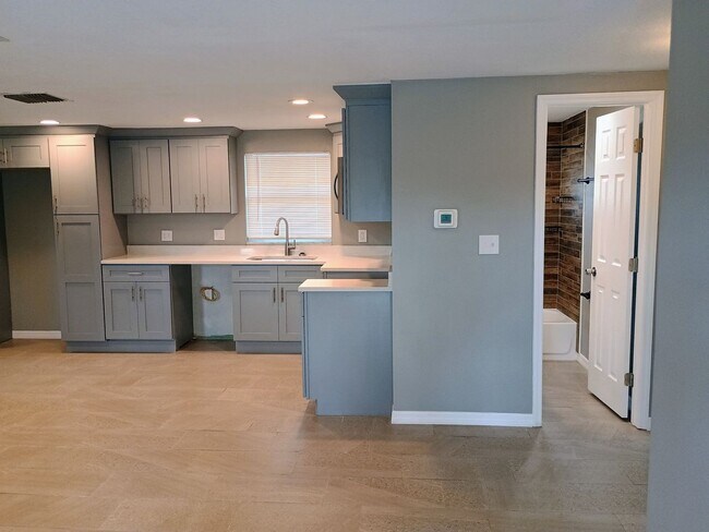 Building Photo - 6737 Udell Ln