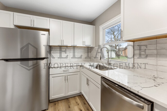 Building Photo - 2506 N Somerset Ave