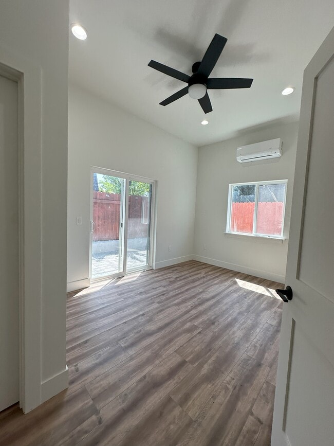 Building Photo - 10630 Campana Way
