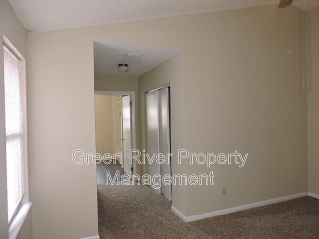 Building Photo - 8710 Pinevalley Ln