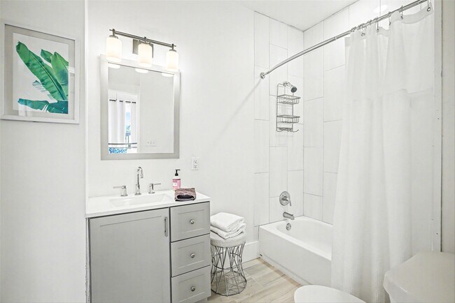 Building Photo - 1912 37th St