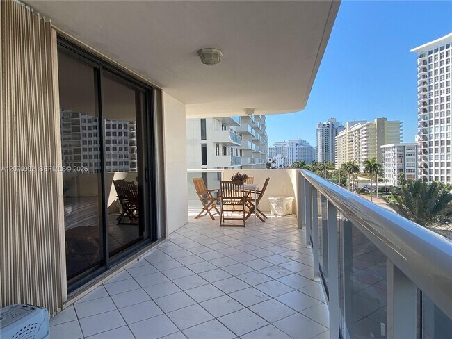 Building Photo - 5757 Collins Ave