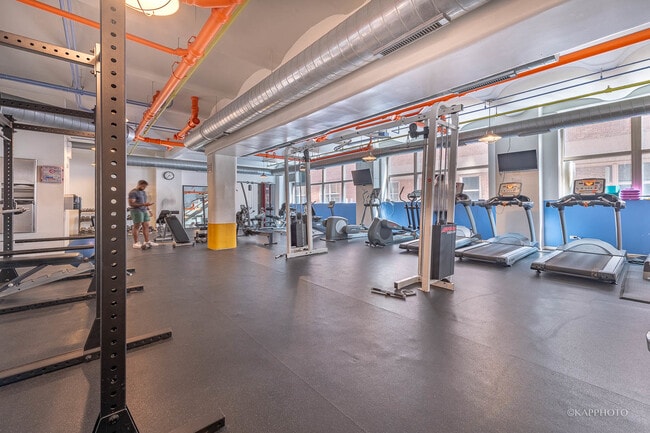 Building Photo - 500 S Clinton St