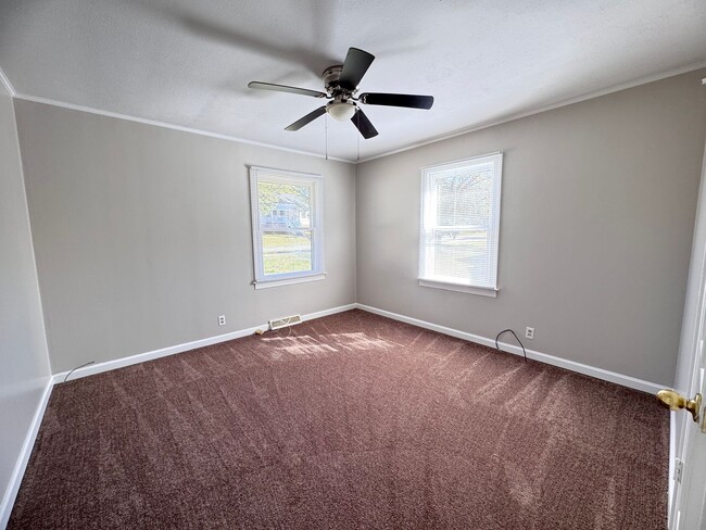 Building Photo - Freshly Updated 3Bedroom One Story Home