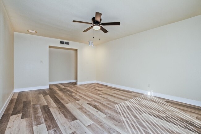 Building Photo - 4 Bedroom 2 Bathroom with Arizona Room in Tempe