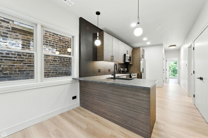 Building Photo - 1238 N Cleaver St