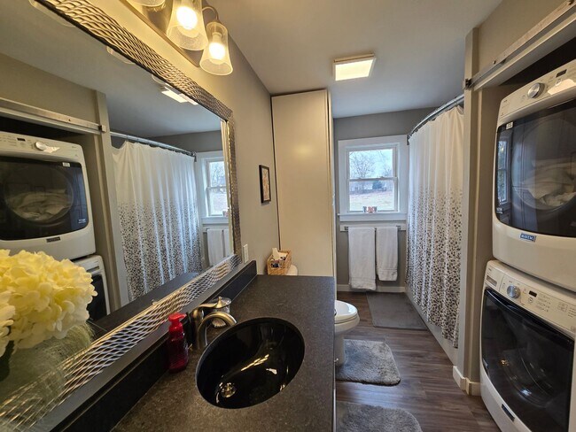 Building Photo - Newly remodeled 2BR/2BA Home in Farragut