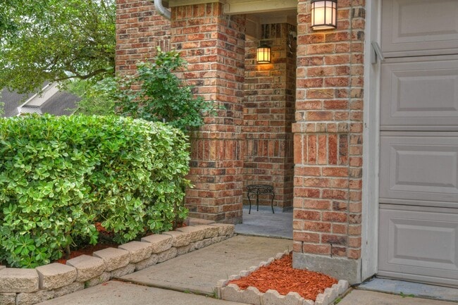 Building Photo - 18203 Fair Grange Ln