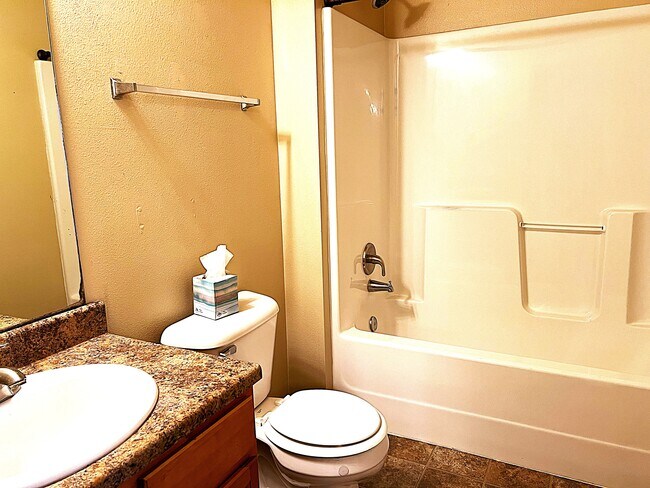 Building Photo - 1805 SW White Birch Cir