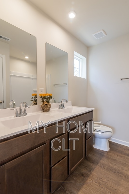 Building Photo - 6067 Bridle Crk Dr
