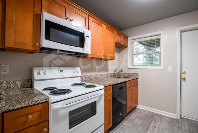 Building Photo - 271 Glen Iris Dr NE