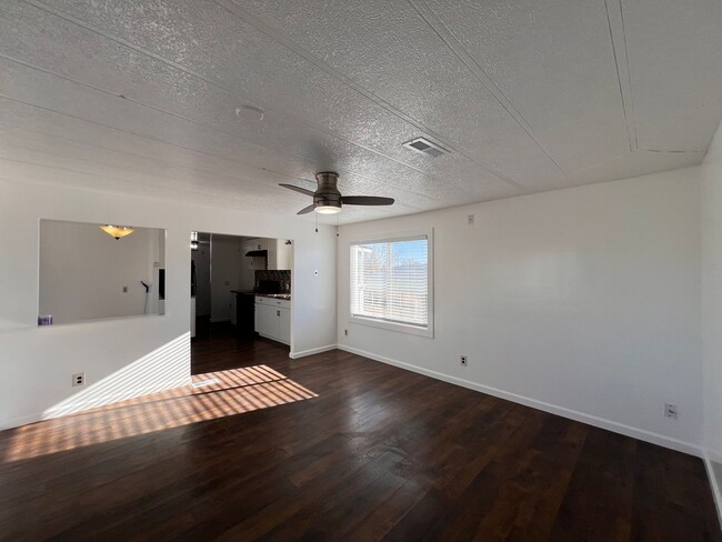 Building Photo - Two bedroom manufactured home in Silver Springs, NV