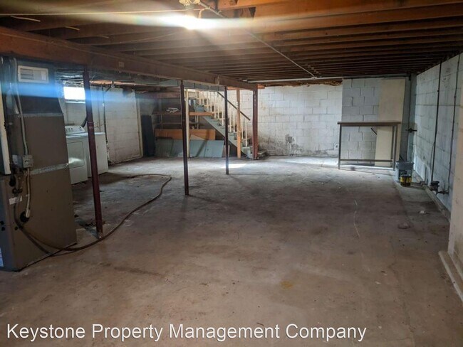 Building Photo - 3 br, 1.5 bath House - 1923 E. Court Street