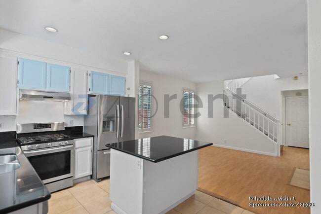 Building Photo - 36816 Papaya St
