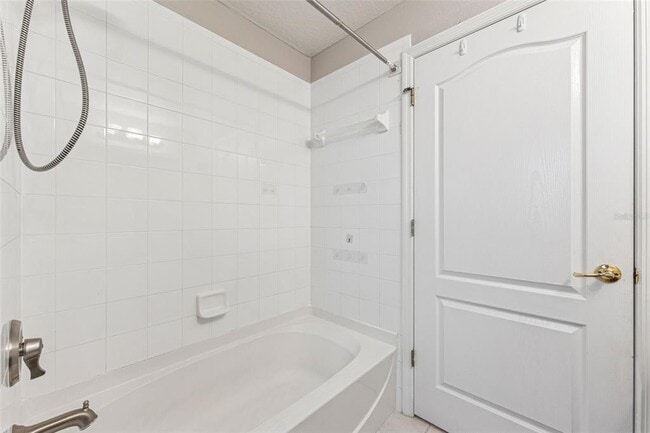 Building Photo - 25946 Buckthorn Ave