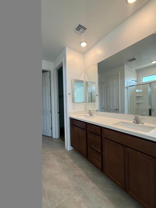 Building Photo - 24245 W Raymond St